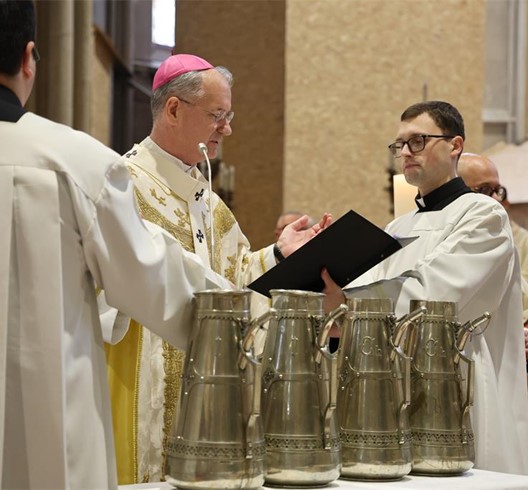 Nadbiskup Kutleša predvodio Misu posvete ulja u Zagrebačkoj katedrali